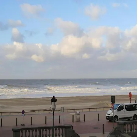 Residence Beach Apartment شقة *